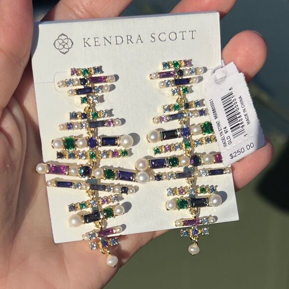 Kendra Scott Madelyn Statement Earrings - Picture 6 of 9